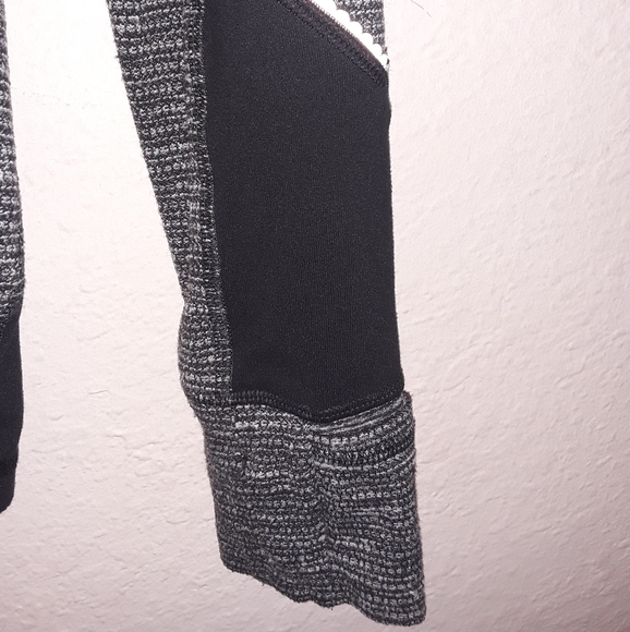 Lululemon Black Zip Up Long Sleeve Sweater - Picture 5 of 8